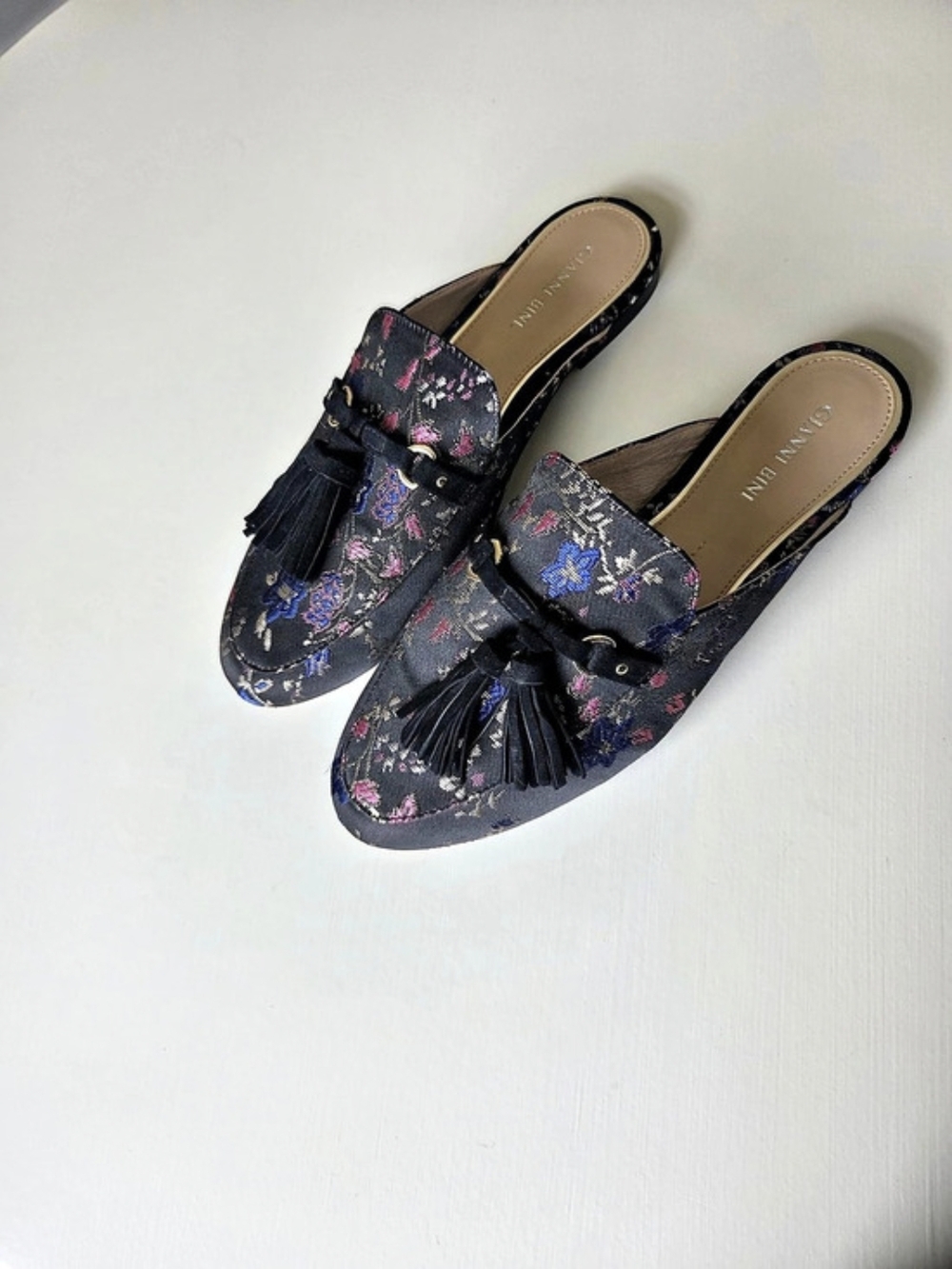 Gianni Bini Brewsten Floral Brocade Tassel Mule Mules Black & Pink